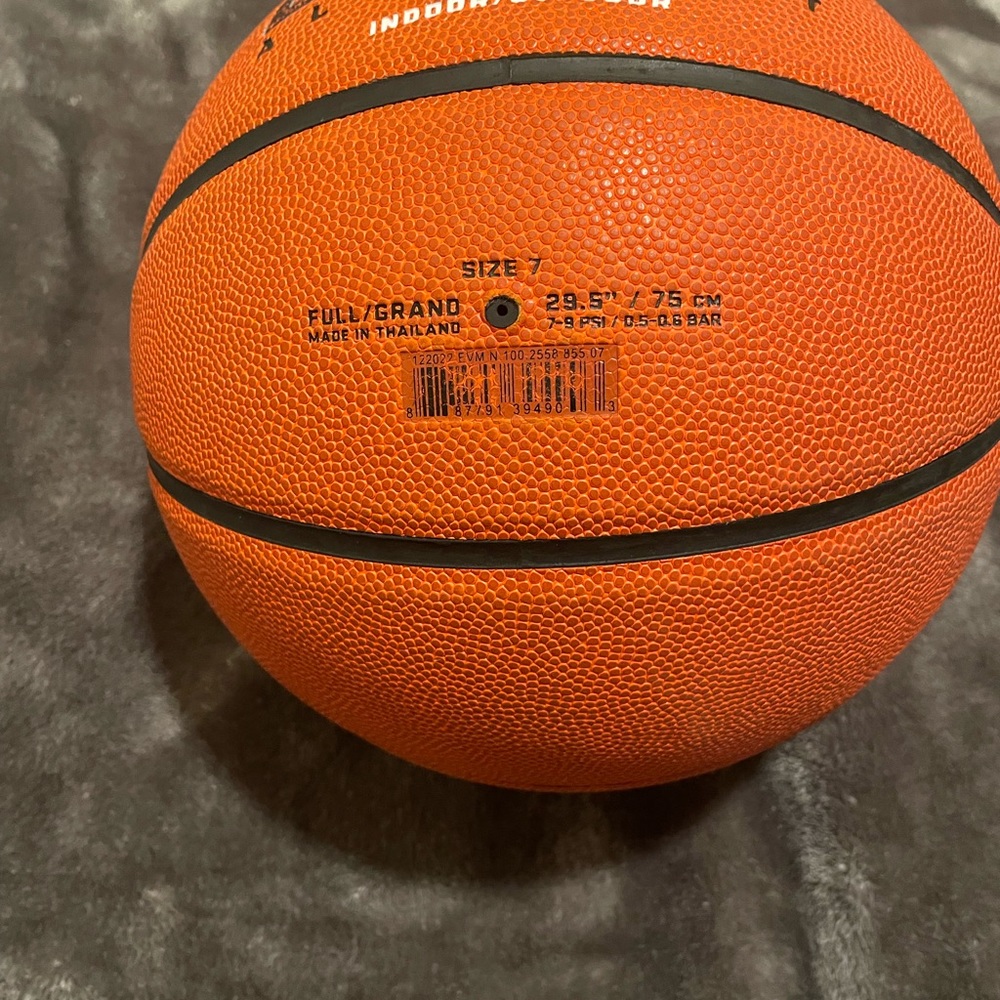 Basketball - Picture 3 of 3